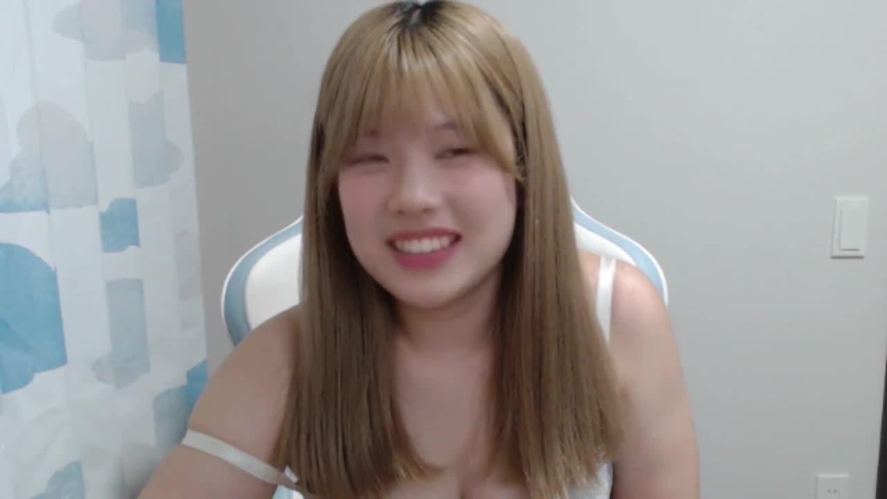 asuka_xoxo - Stripchat webcam show • Friday, September 12, 2025 #DildoorVibrator #DirtyTalk #Orgasm