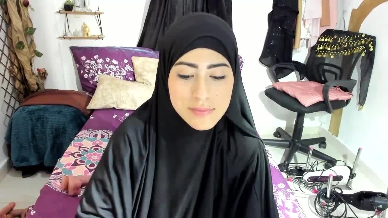 chaymae_nah_ cam recording