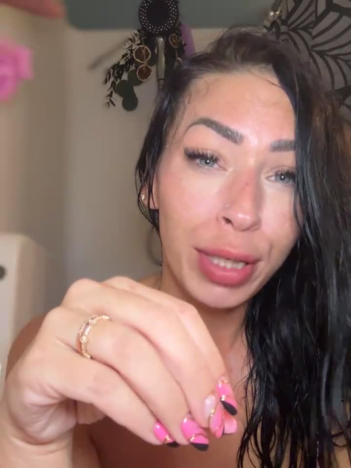 annablisss - Stripchat webcam show • Wednesday, September 3, 2025 #Topless #Striptease #Shower